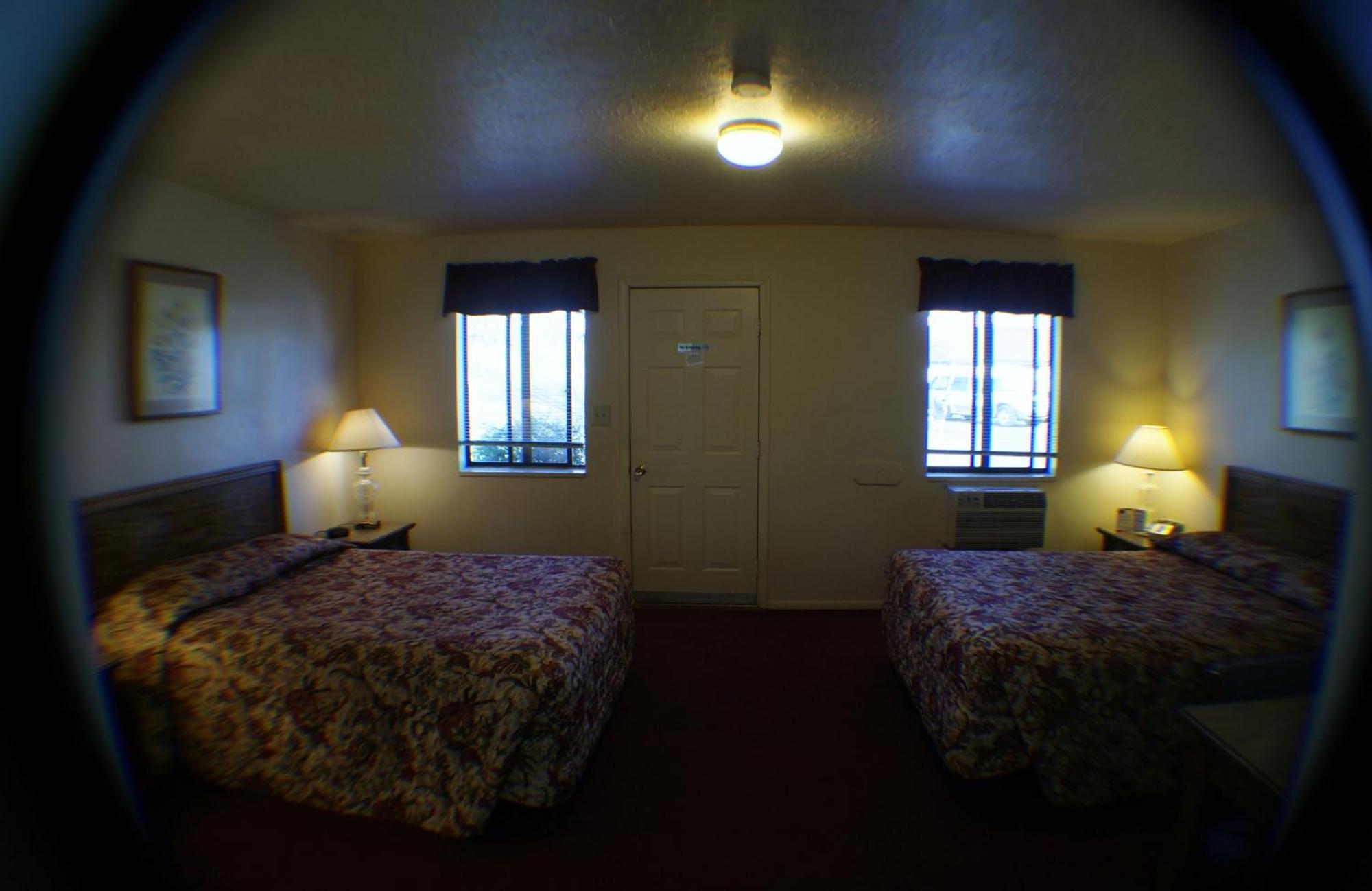 Travelers Motel Cottonwood Room photo