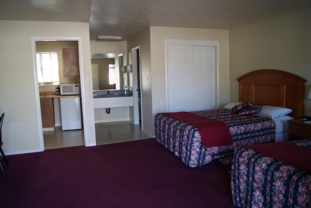 Travelers Motel Cottonwood Exterior photo